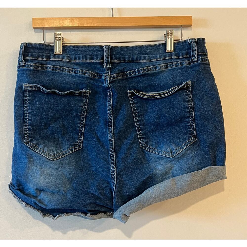 SHEIN Women's Size 2XL Distressed Jean Shorts - Picture 2 of 6